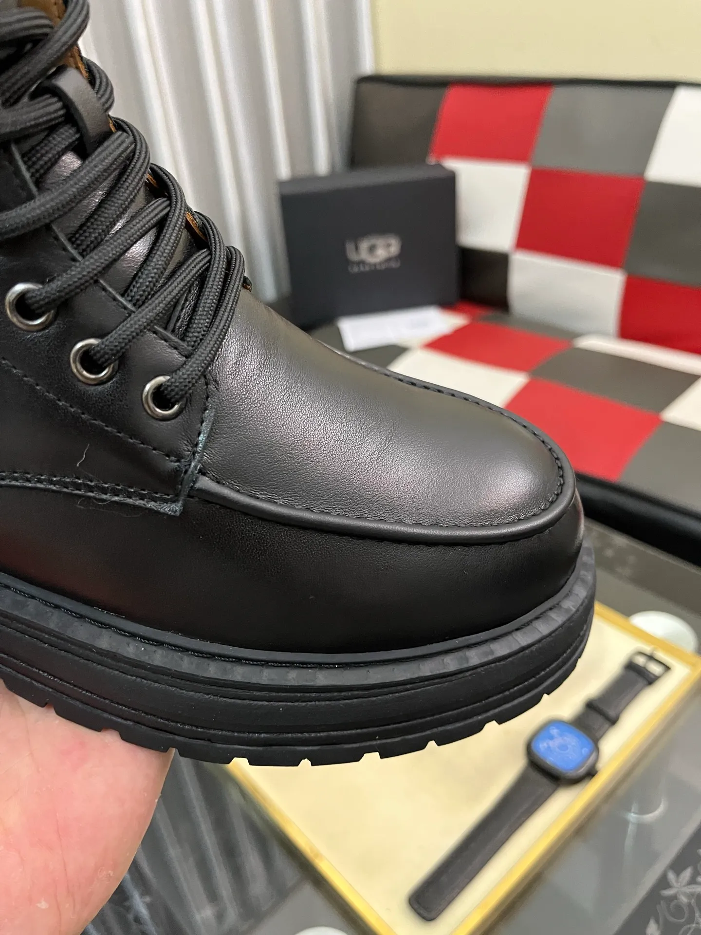 Men's Men's Shoes 💰660⌚️⌚️New UGG fur-integrated men's simple and fashionable snow shoes. The most worth buying at the end of this year are warm casual shoes. Whether you are out and about at home, their comfortable and warm performance will be your most suitable fashion companion! The material is cowhide upper and imported wool is used inside. Two layers of cowhide for warmth and comfort! The eva+ rubber patch outsole is cushioned, wear-resistant, and has good elasticity. It is light and wear-resistant, comfortable and soft, and the new simple cut is more fashionable. It has both practicality and fashion sense, so you no longer have to worry about how to match it in winter, while still maintaining fashionable taste. High-quality genuine wool produced in Dongguan. The material depends on the details! Size: 38-39-40-41-42-43-44-45